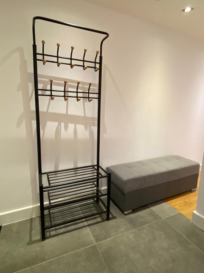 Chic 3 Bedroom Flat With Private Terrace In Holloway Near Finsbury Park ลอนดอน ภายนอก รูปภาพ