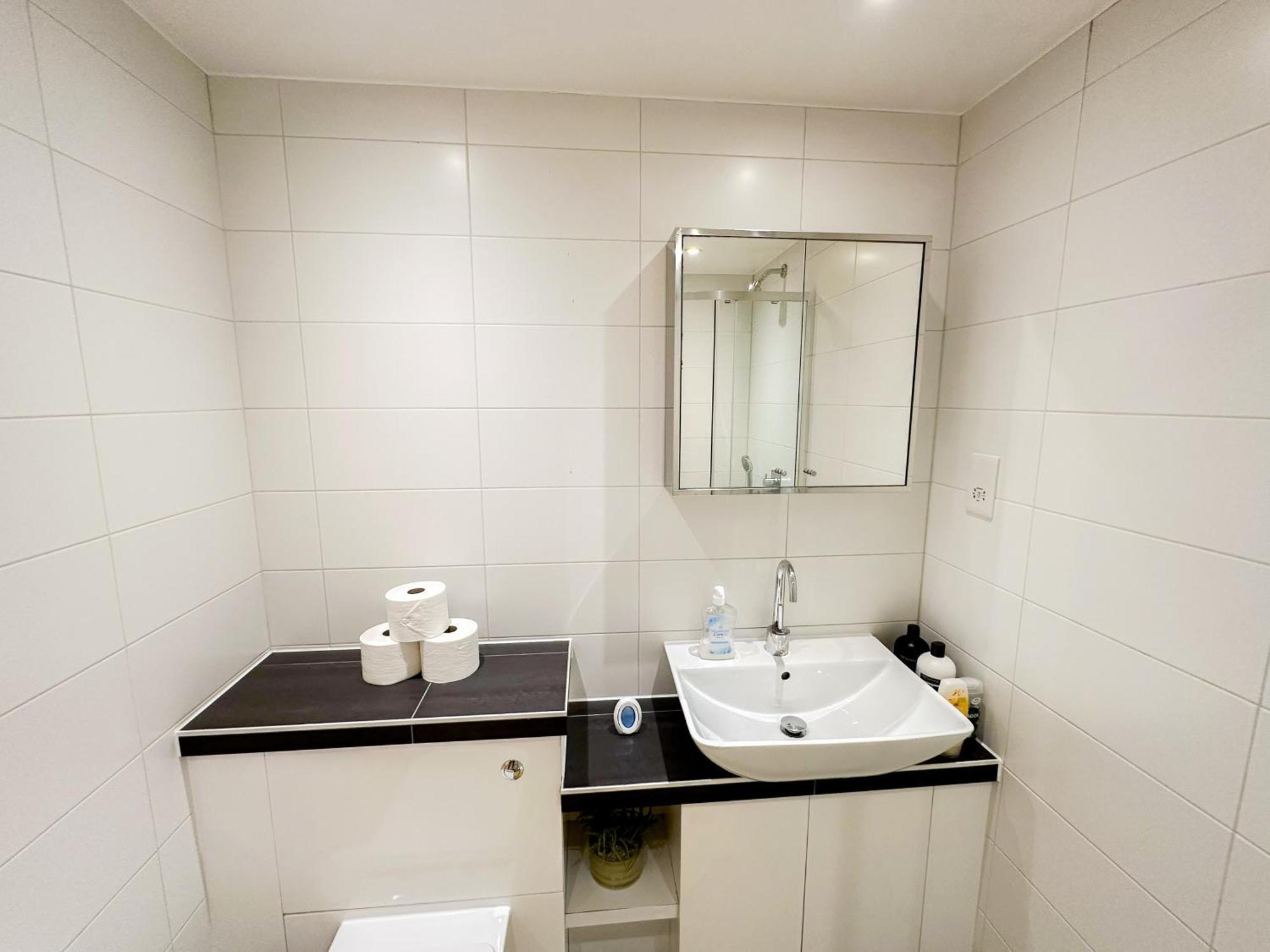 Chic 3 Bedroom Flat With Private Terrace In Holloway Near Finsbury Park ลอนดอน ภายนอก รูปภาพ