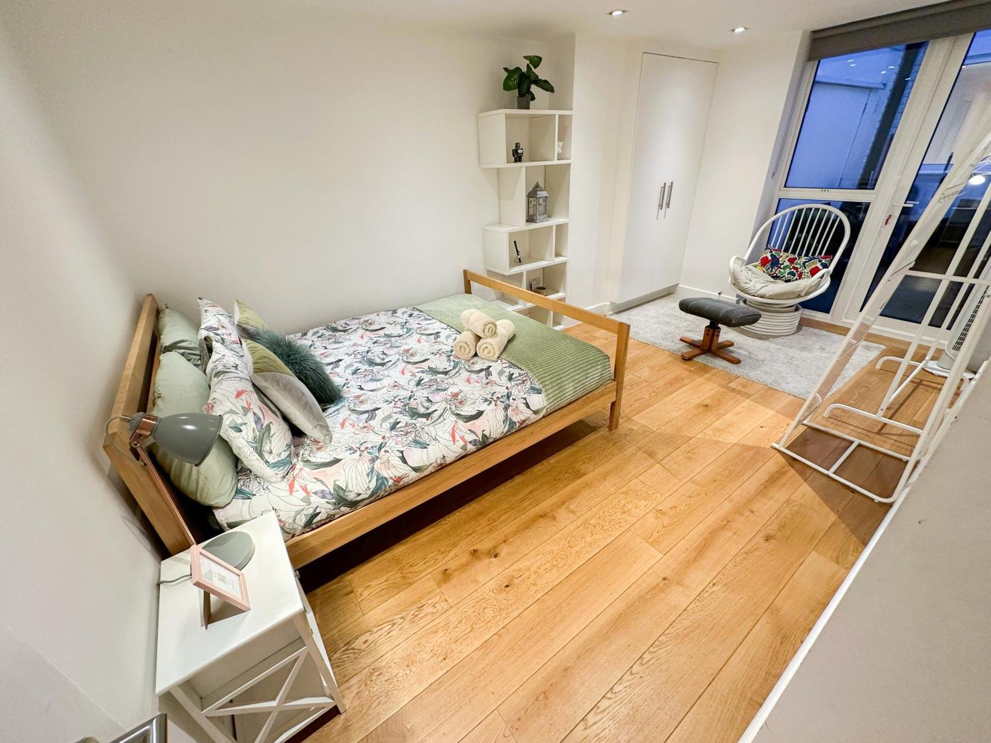 Chic 3 Bedroom Flat With Private Terrace In Holloway Near Finsbury Park ลอนดอน ภายนอก รูปภาพ