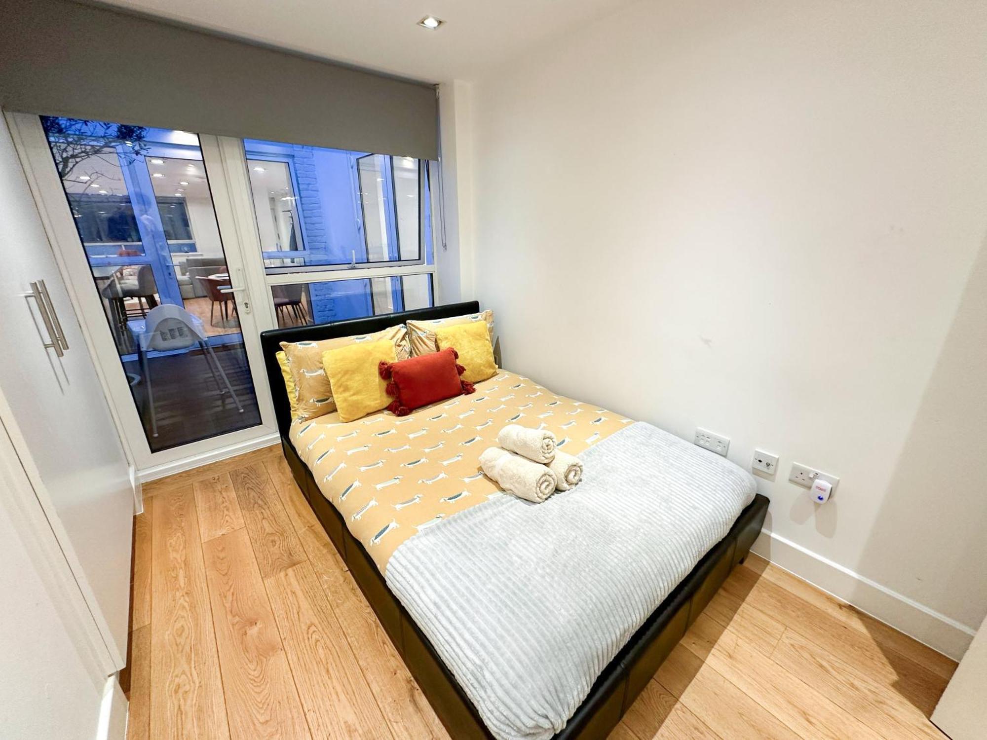 Chic 3 Bedroom Flat With Private Terrace In Holloway Near Finsbury Park ลอนดอน ภายนอก รูปภาพ