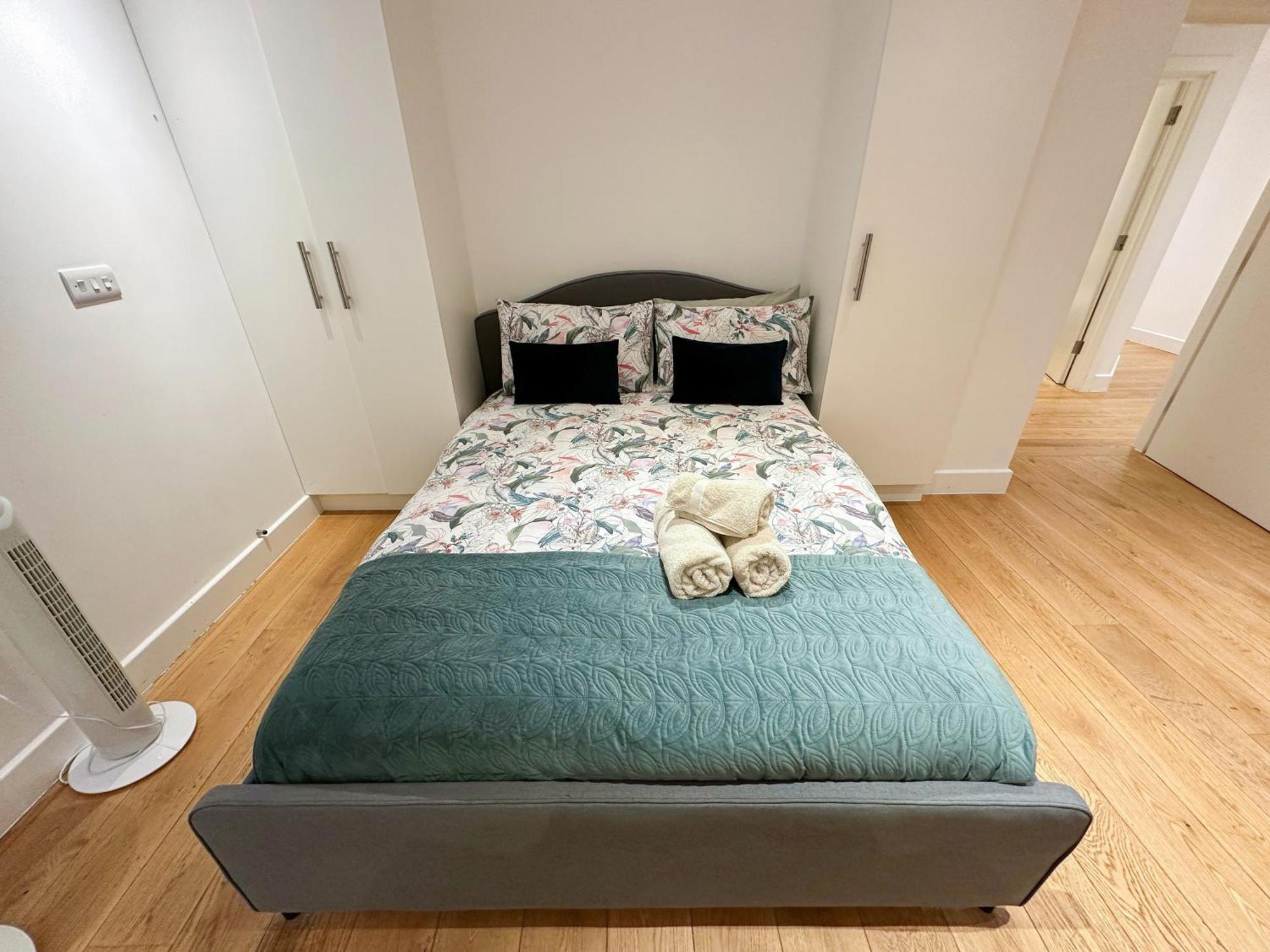 Chic 3 Bedroom Flat With Private Terrace In Holloway Near Finsbury Park ลอนดอน ภายนอก รูปภาพ