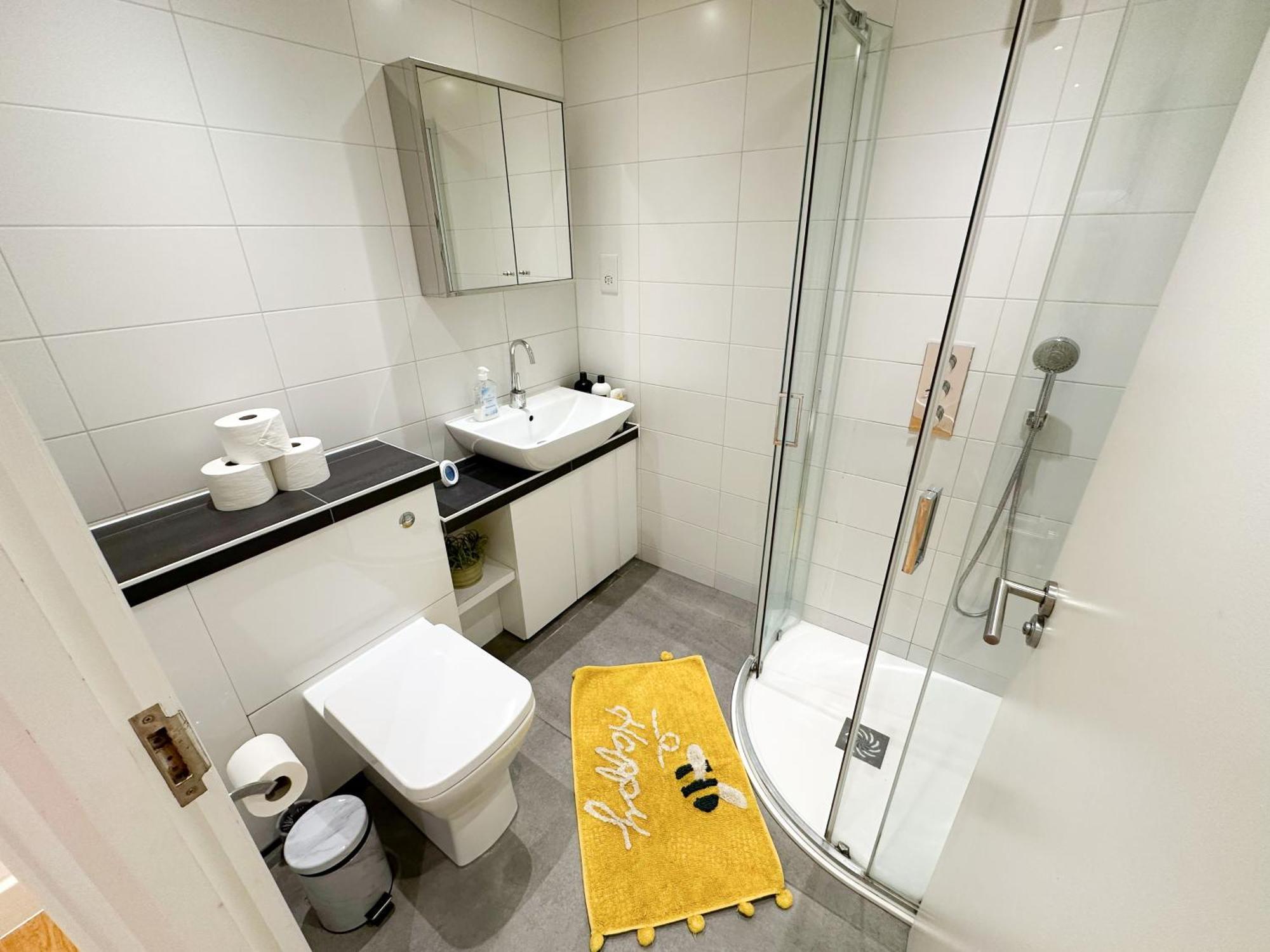Chic 3 Bedroom Flat With Private Terrace In Holloway Near Finsbury Park ลอนดอน ภายนอก รูปภาพ