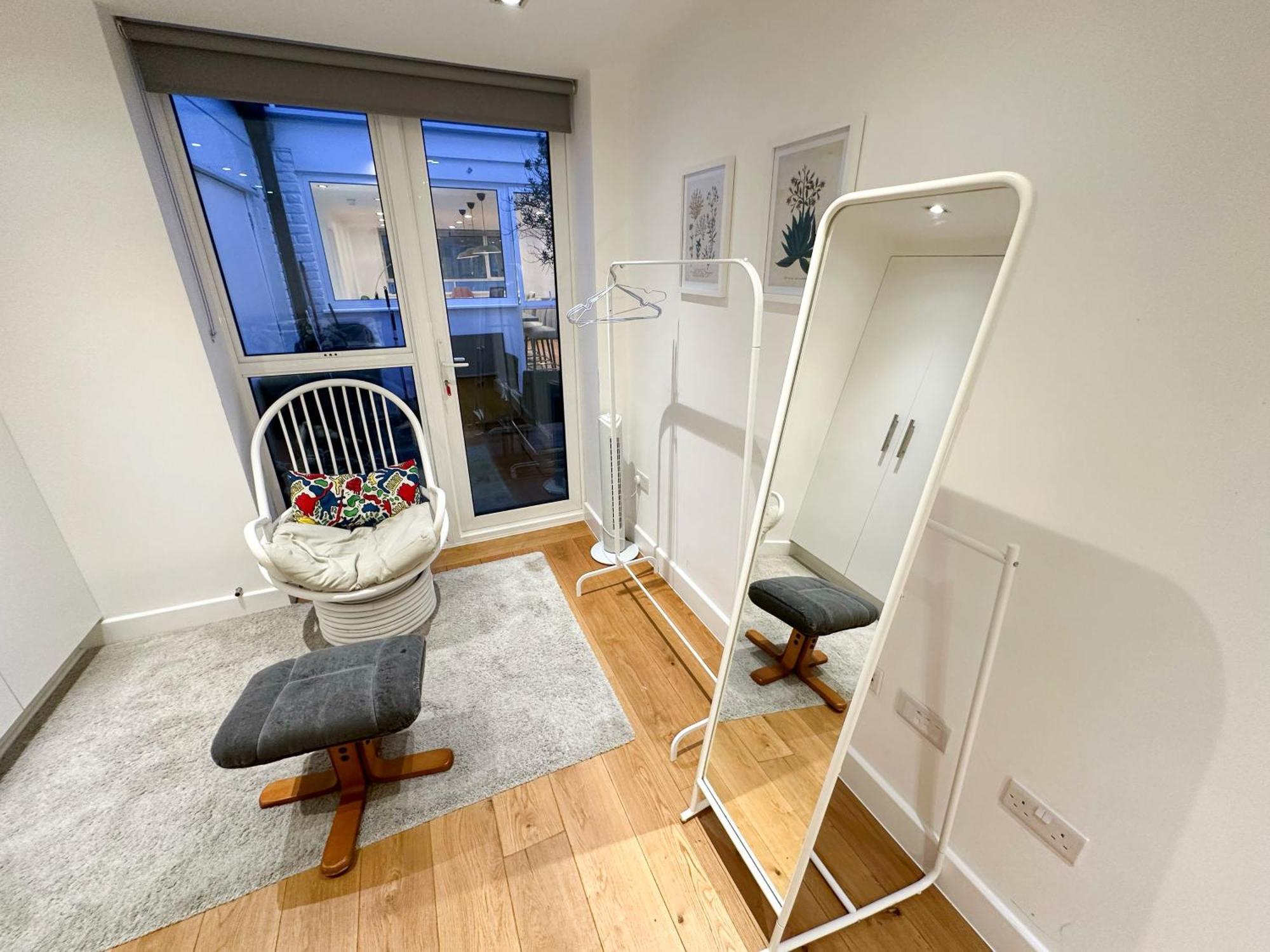 Chic 3 Bedroom Flat With Private Terrace In Holloway Near Finsbury Park ลอนดอน ภายนอก รูปภาพ