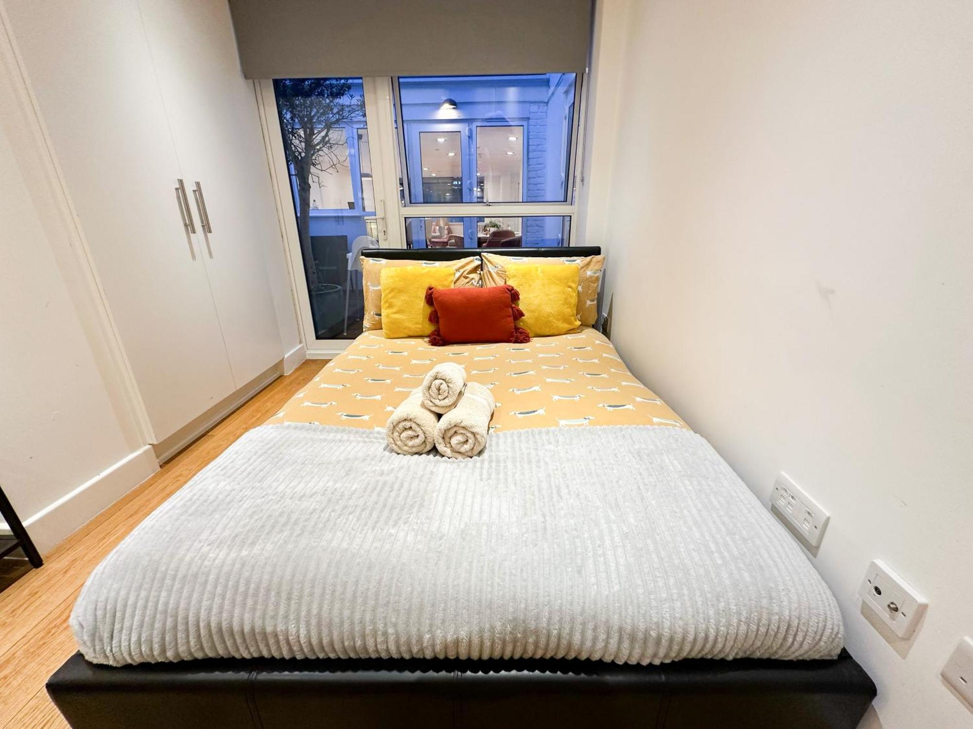 Chic 3 Bedroom Flat With Private Terrace In Holloway Near Finsbury Park ลอนดอน ภายนอก รูปภาพ