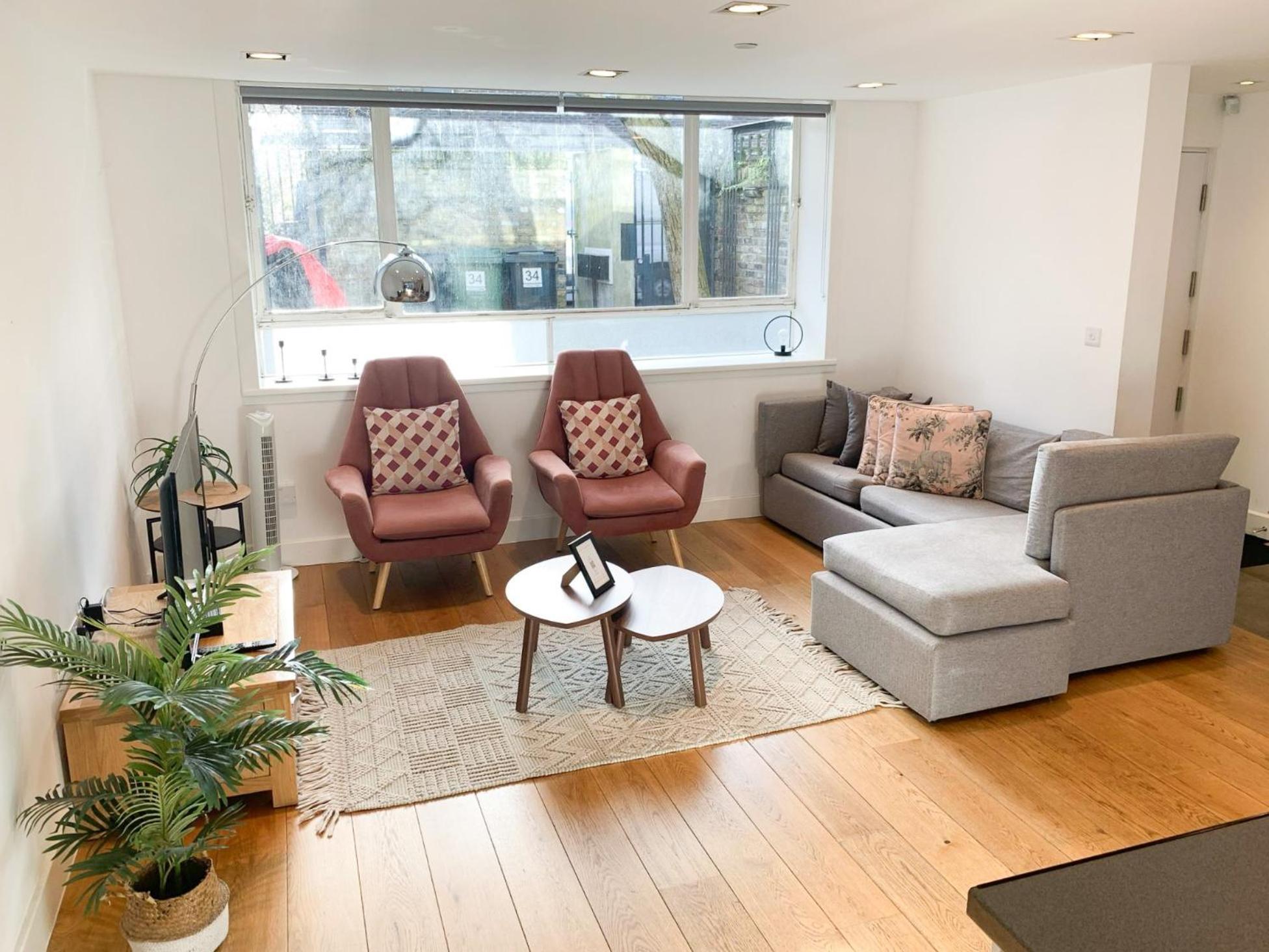 Chic 3 Bedroom Flat With Private Terrace In Holloway Near Finsbury Park ลอนดอน ภายนอก รูปภาพ