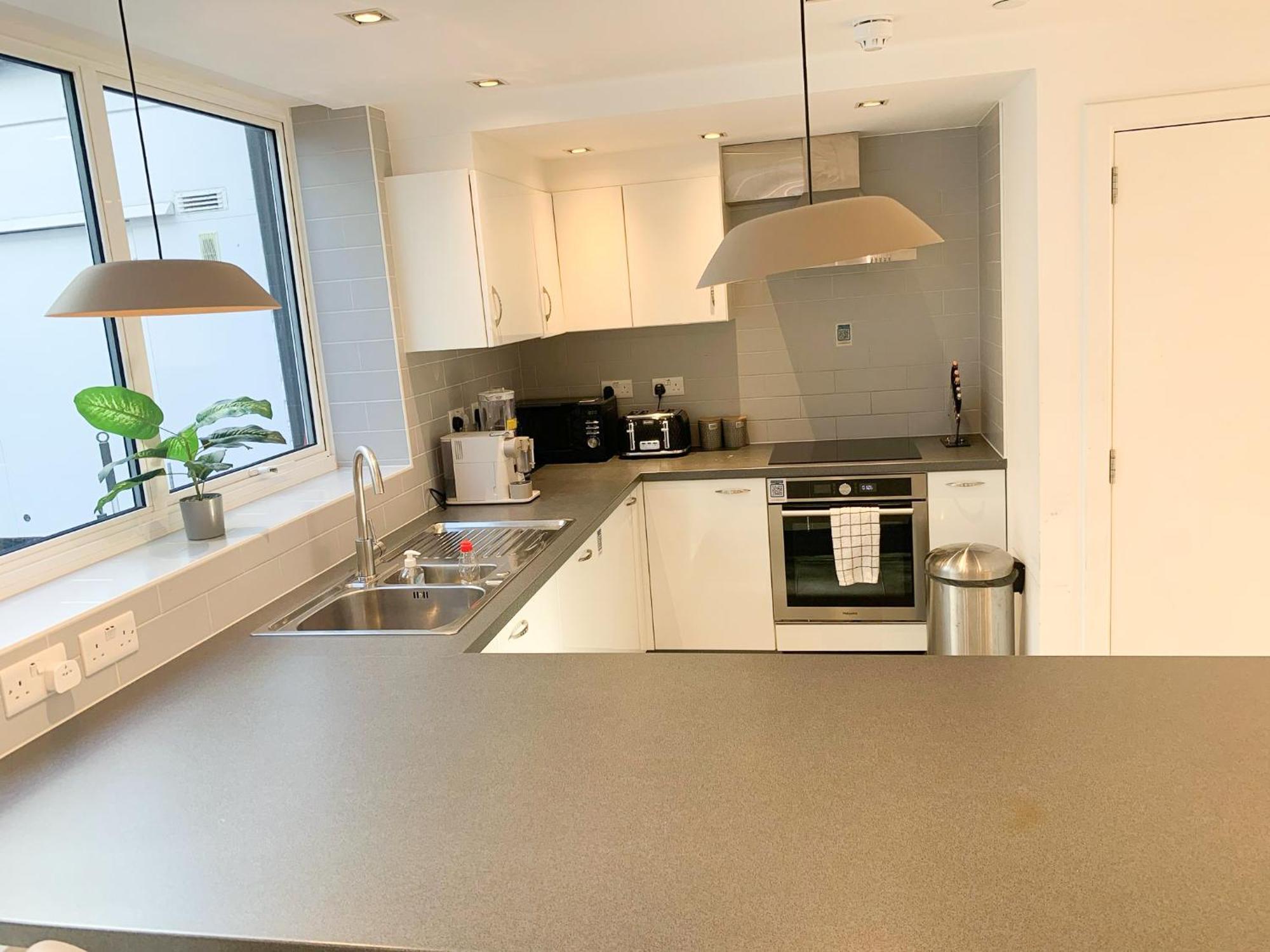 Chic 3 Bedroom Flat With Private Terrace In Holloway Near Finsbury Park ลอนดอน ภายนอก รูปภาพ