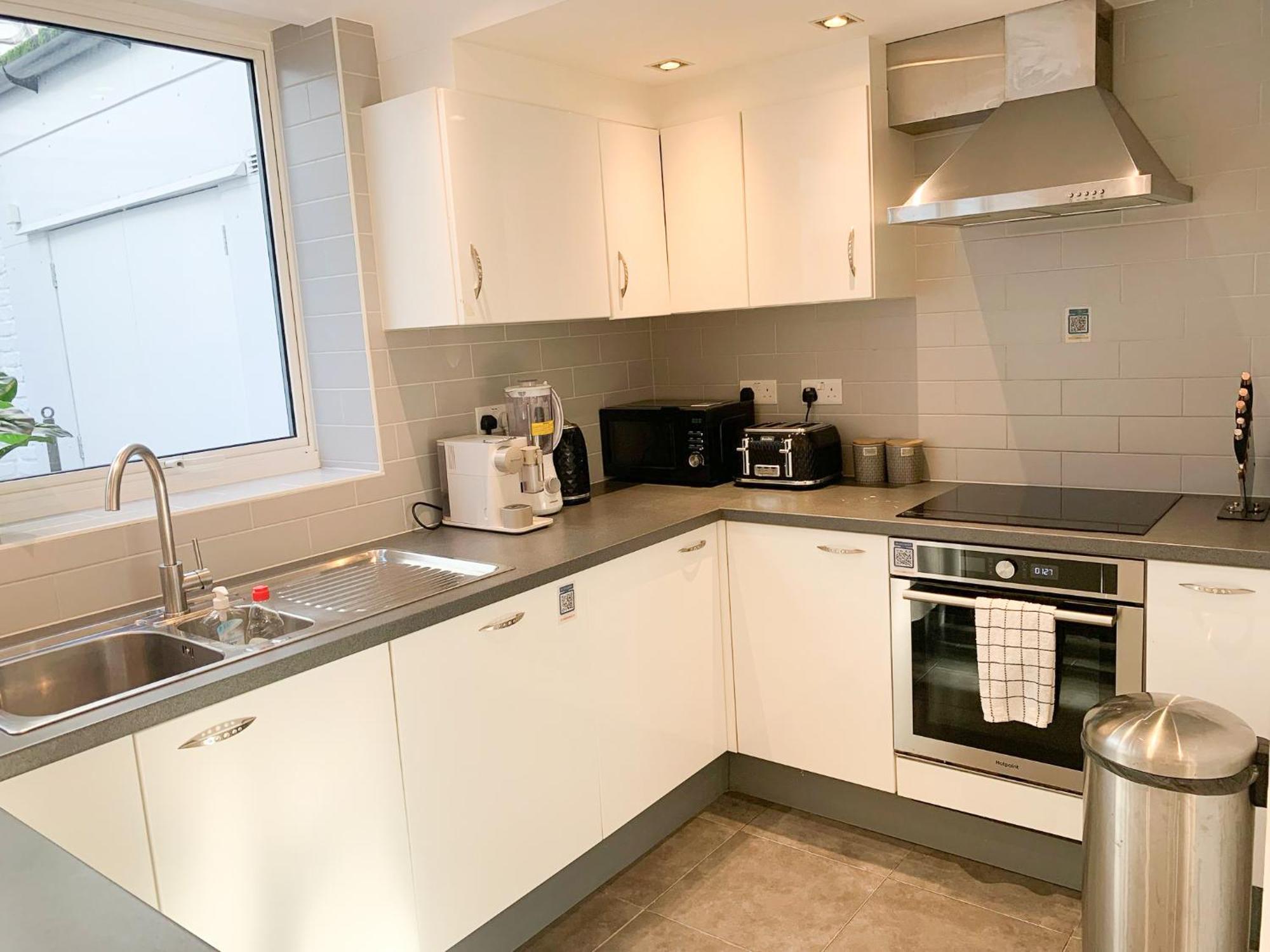 Chic 3 Bedroom Flat With Private Terrace In Holloway Near Finsbury Park ลอนดอน ภายนอก รูปภาพ
