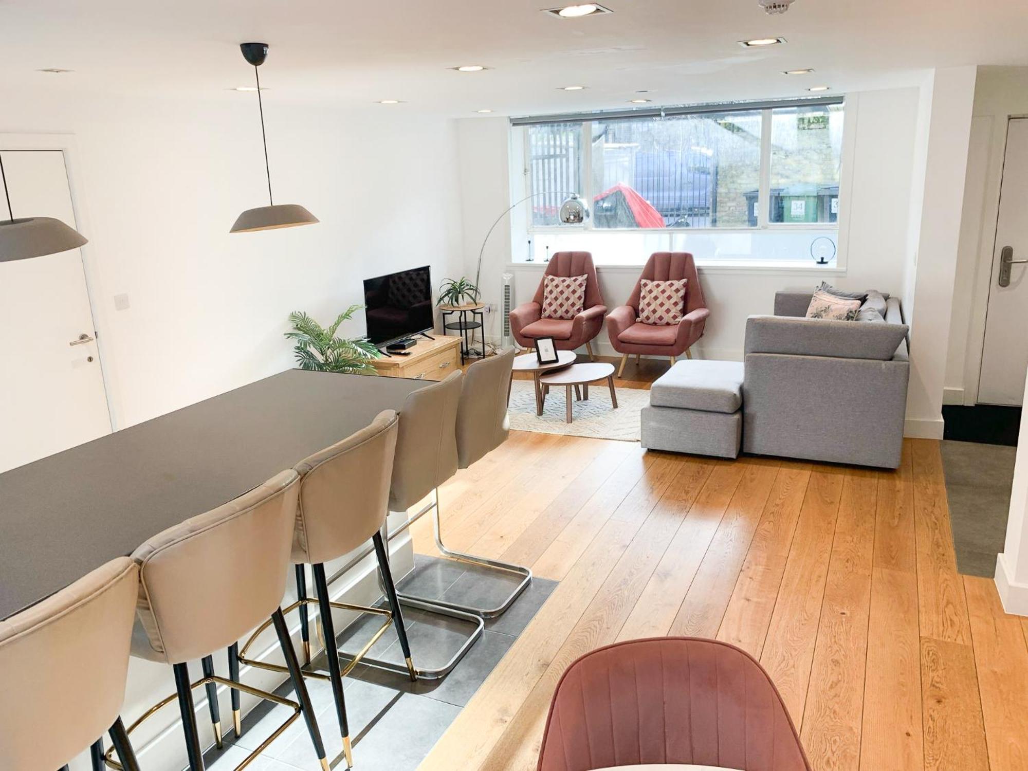 Chic 3 Bedroom Flat With Private Terrace In Holloway Near Finsbury Park ลอนดอน ภายนอก รูปภาพ