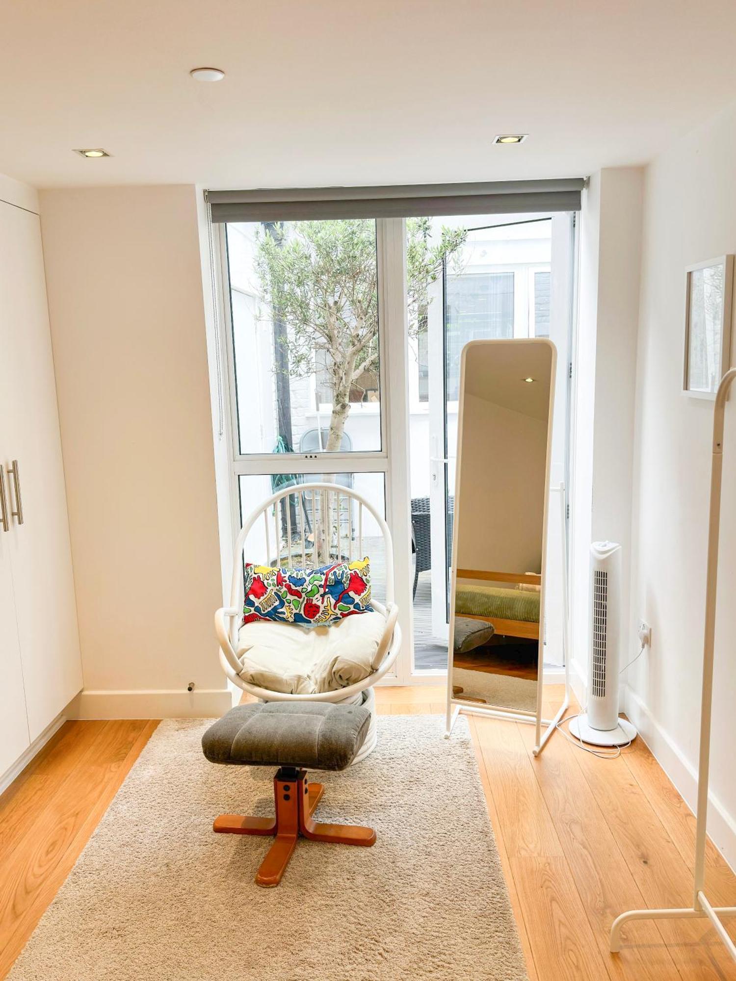 Chic 3 Bedroom Flat With Private Terrace In Holloway Near Finsbury Park ลอนดอน ภายนอก รูปภาพ
