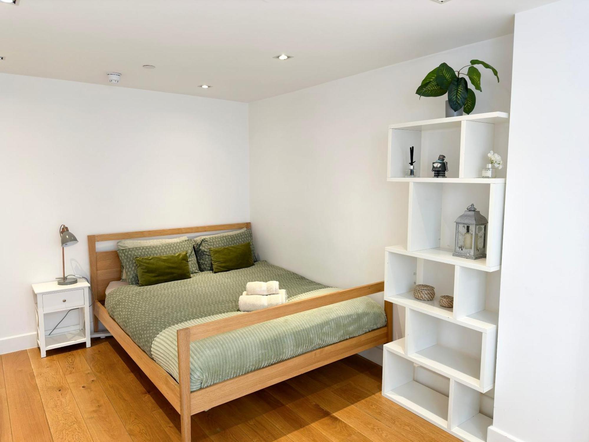 Chic 3 Bedroom Flat With Private Terrace In Holloway Near Finsbury Park ลอนดอน ภายนอก รูปภาพ