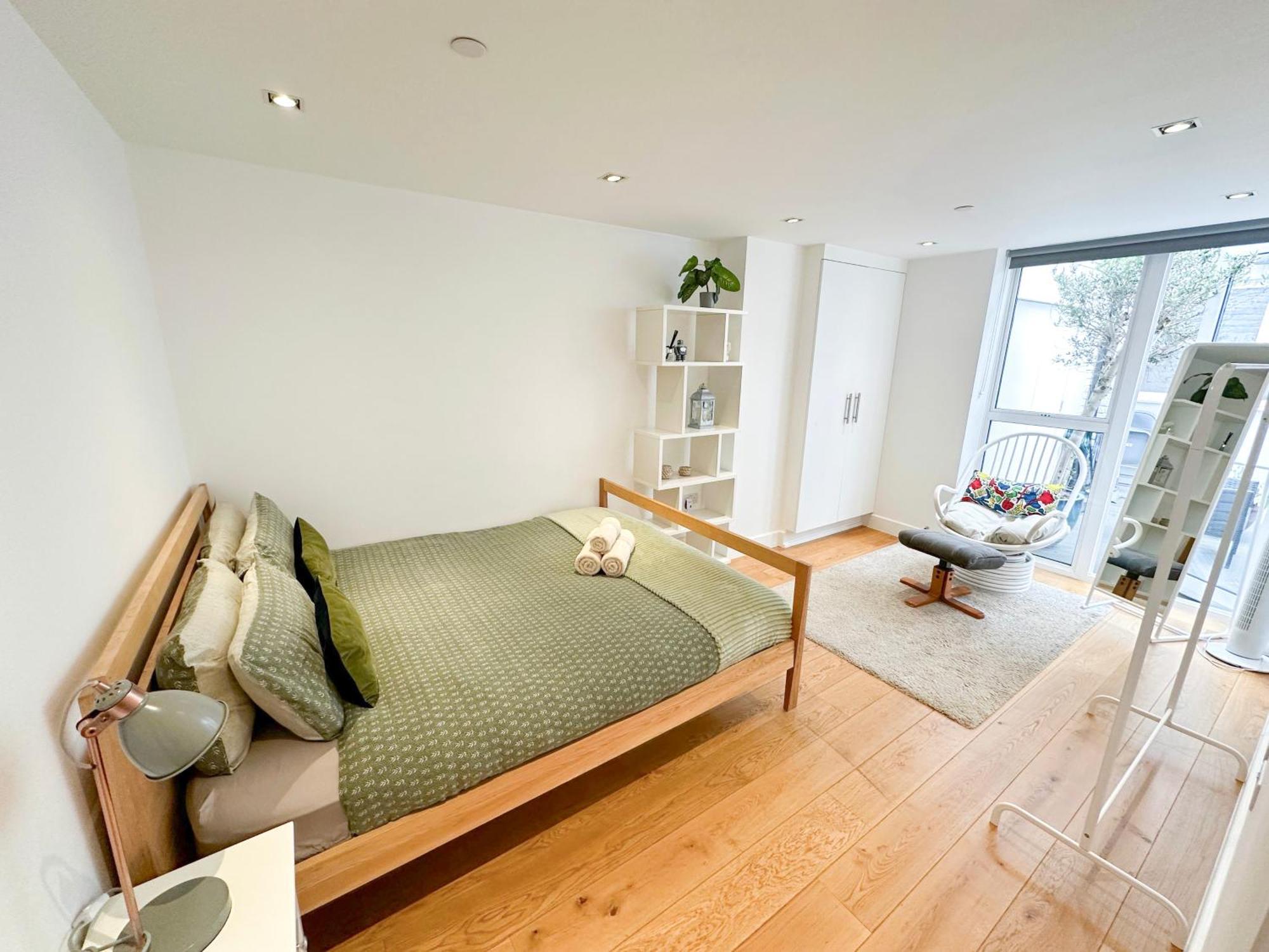 Chic 3 Bedroom Flat With Private Terrace In Holloway Near Finsbury Park ลอนดอน ภายนอก รูปภาพ